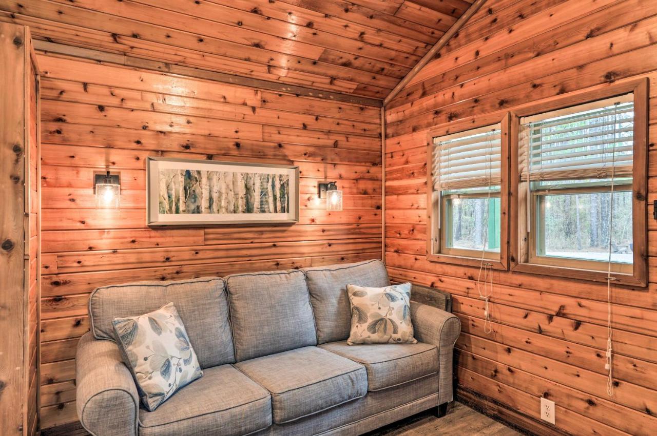 Charming New Bern Log Cabin - Pets Welcome! Экстерьер фото