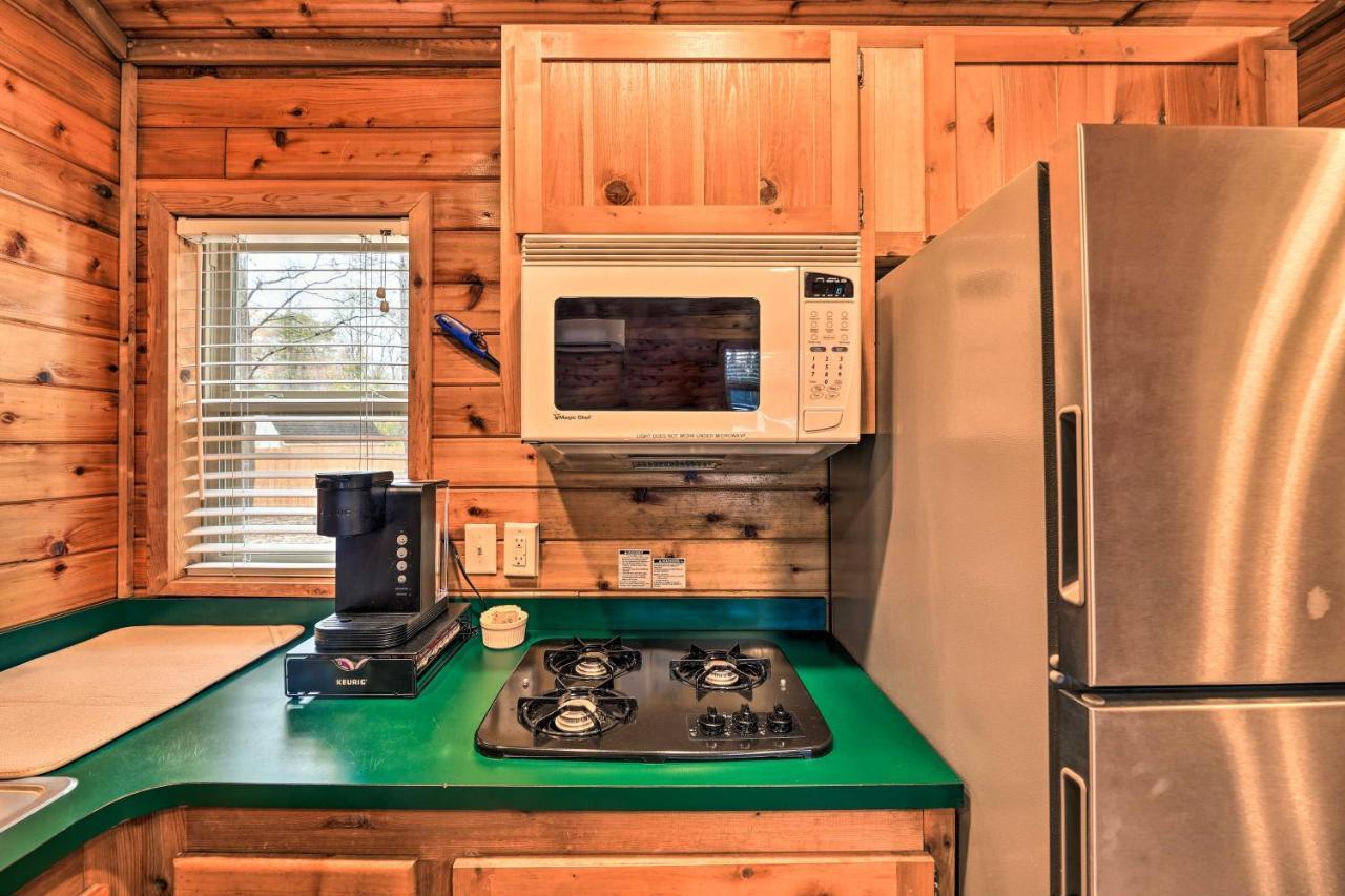 Charming New Bern Log Cabin - Pets Welcome! Экстерьер фото