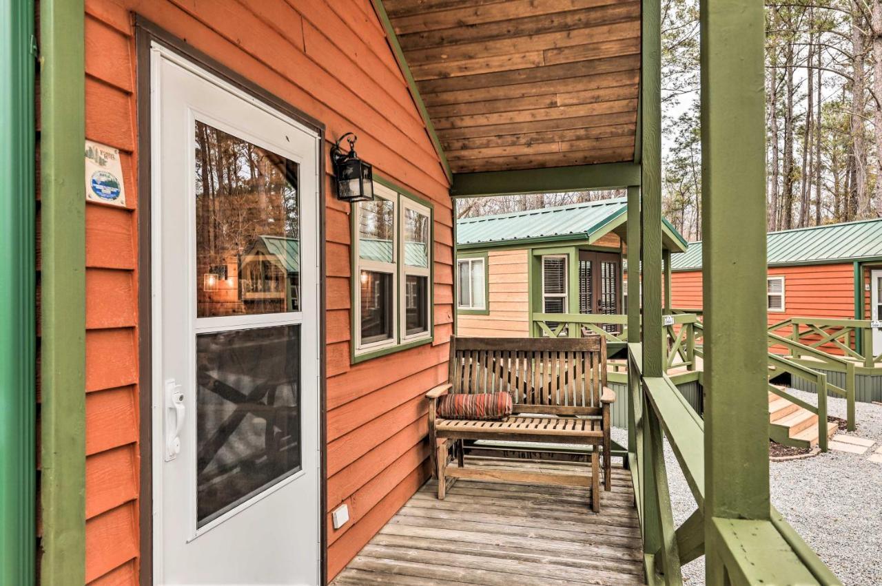 Charming New Bern Log Cabin - Pets Welcome! Экстерьер фото
